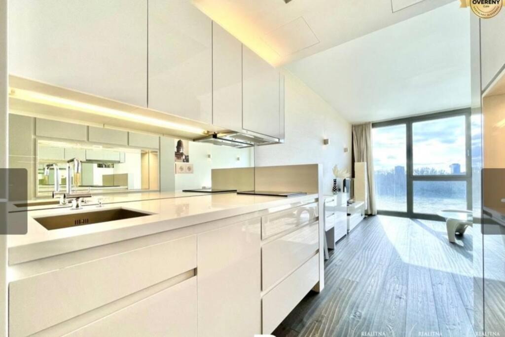 Apartamento Eurovea Cozy Studio Bratislava Exterior foto