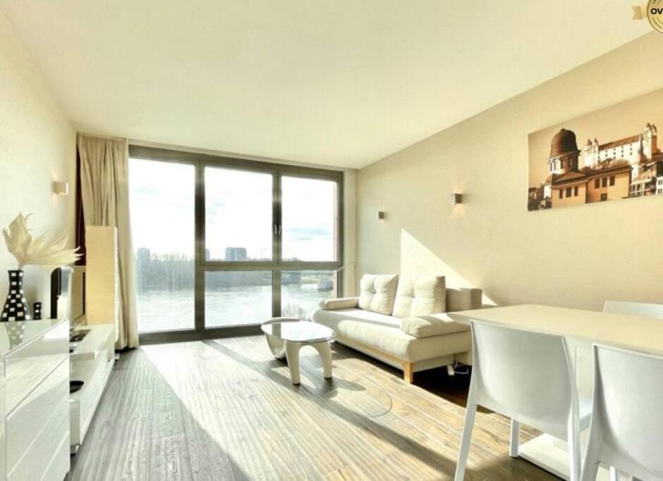 Apartamento Eurovea Cozy Studio Bratislava Exterior foto